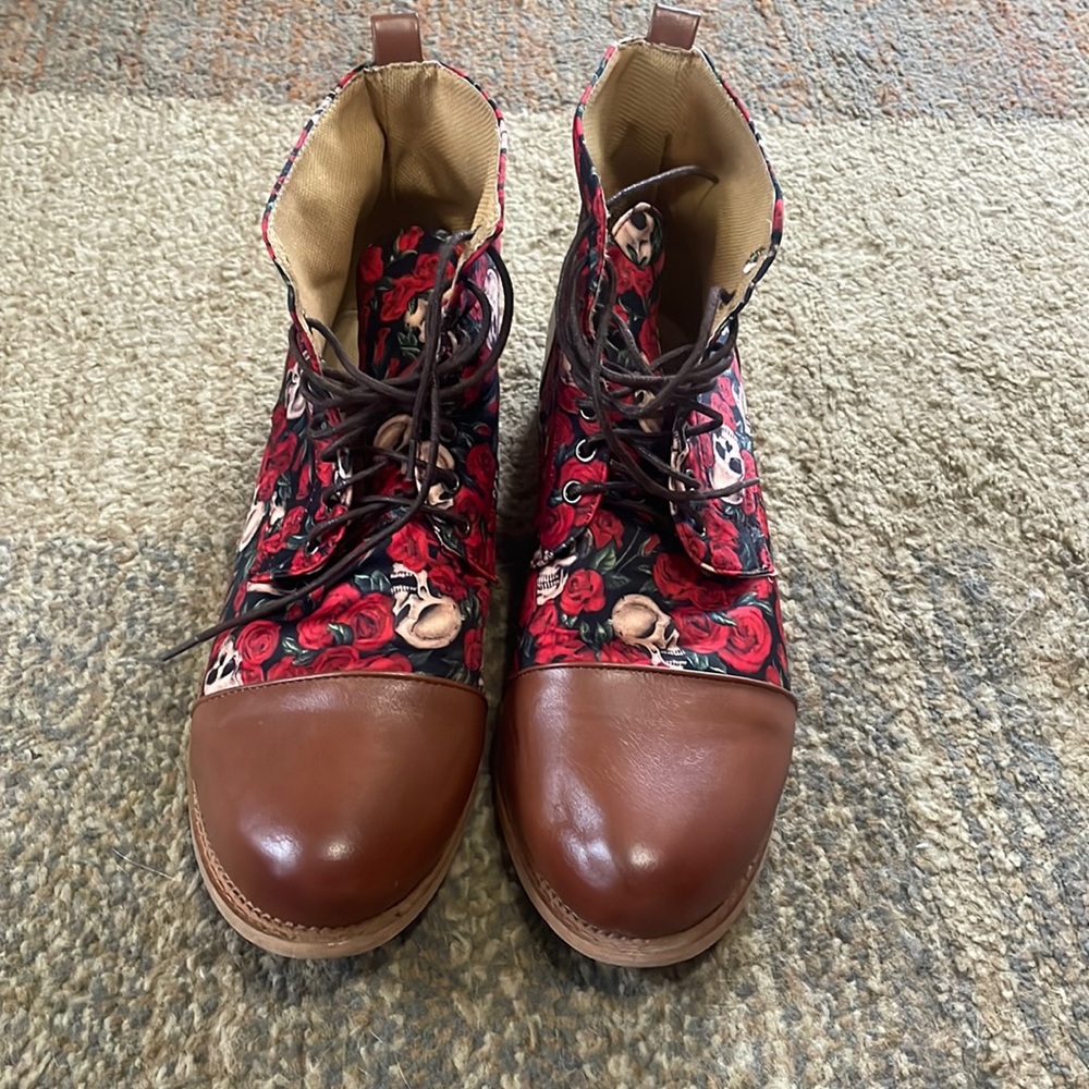 Men’s Skull & Roses Combat Boots
